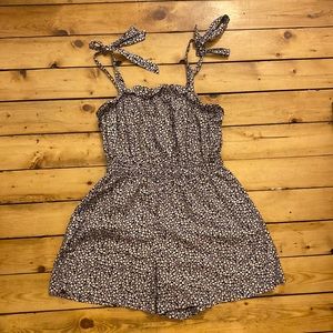 NWOT H&M floral romper, size M
